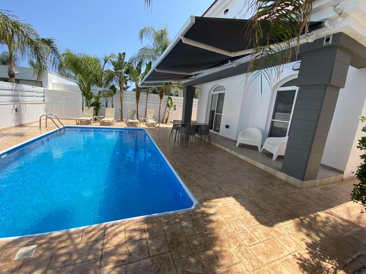 Villa Diana - 200 Meters From Kapparis, Fireman'S Beach パラリムニ エクステリア 写真
